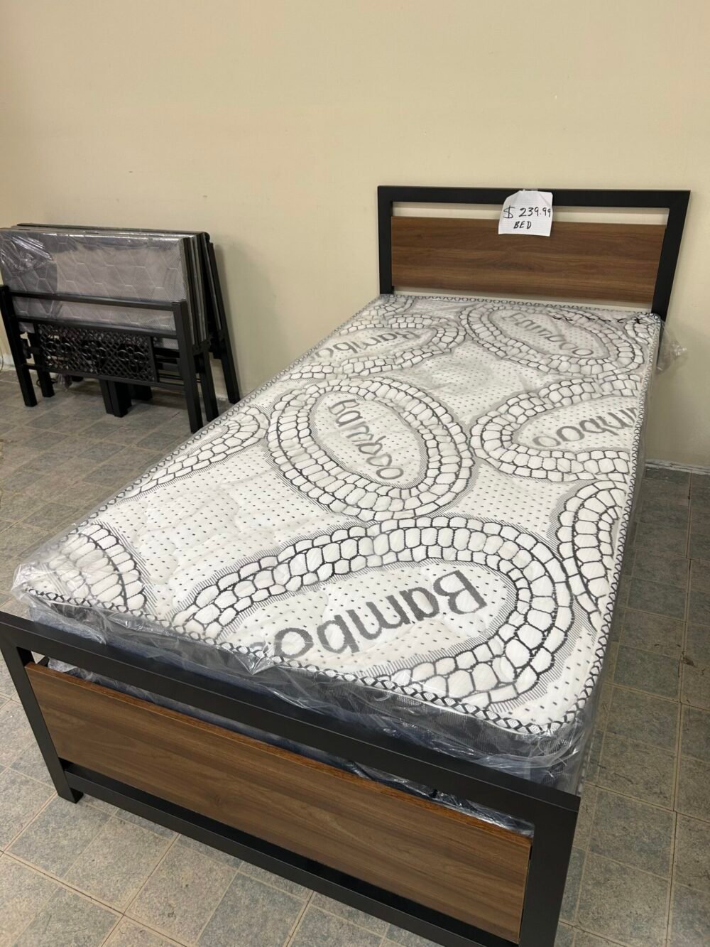 Simple Metal Bed - Image 3